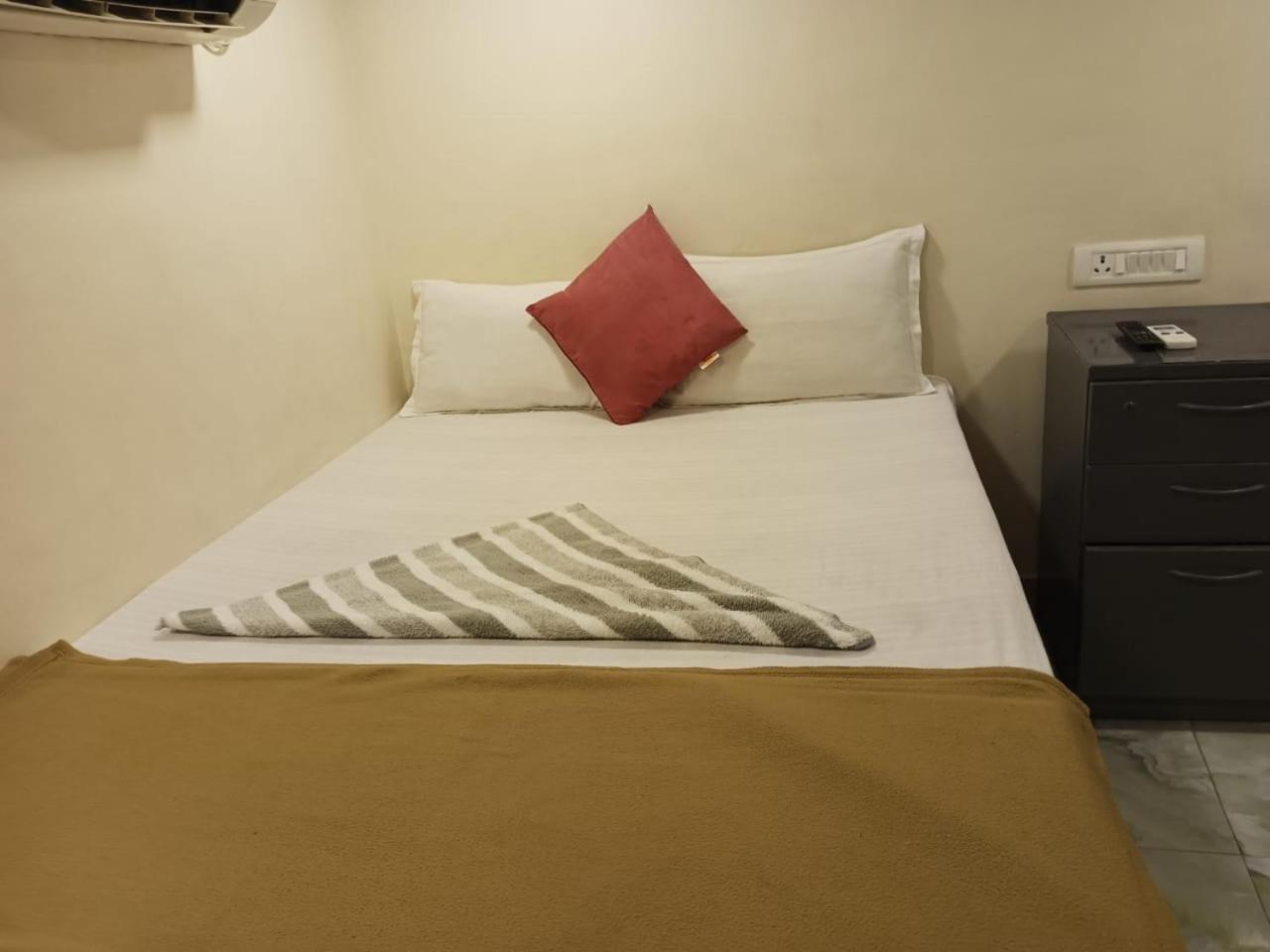 New Hotel Tara By Glitz Hotels Bombay Exterior foto